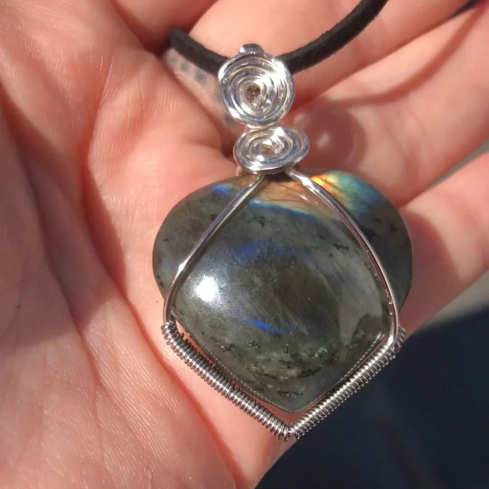 Wire Wrapped Flash Labradorite Heart Pendant Necklace - Picture 5 of 12
